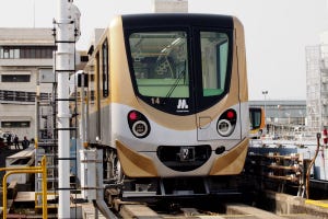 「大阪メトロ」誕生! ニュートラム200系ゴールド車両がデビュー