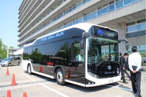 水素社会実現への地ならし? トヨタの燃料電池バス「SORA」が発車