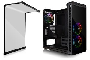 Thermaltake、ガルウイングで内部をキレイに見せるミドルタワーケース