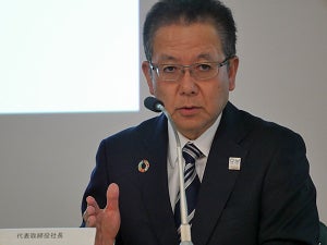 富士通、田中社長が業績目標を取り下げ