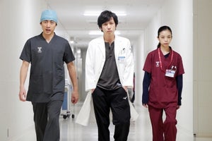 二宮和也主演『ブラックペアン』ドラマ史上初の手術支援ロボット登場