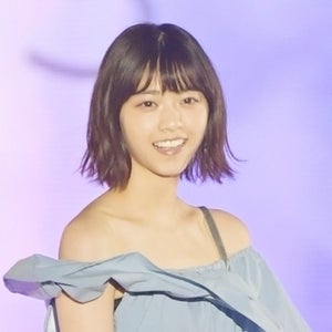 乃木坂46西野七瀬の美デコルテ輝く! キュートな笑顔にも歓声