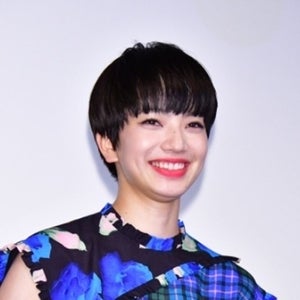 小松菜奈、高校サッカー中継「美女」と話題になった過去! 当時の状況は