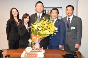 内藤剛志、ドラマ現場で誕生日祝い 共演者から“100歳現役”要望