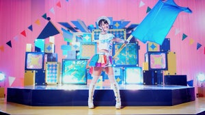 声優・小倉唯、200人のファンと創り上げた「永遠少年」MVのメイキング映像