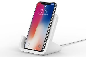 ロジクール、アップルと共同開発したiPhone用ワイヤレス充電器