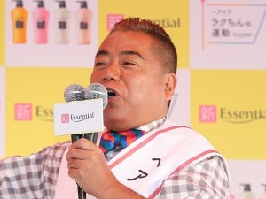 出川哲朗「なぜ俺が?」から一転「全力」宣言! 新CM応援団長で演説