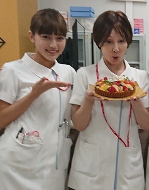 YOU「楽しい現場です!」バースデーを川口春奈らが祝福