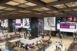 JR東日本、乃木坂46宮城公演に合わせて仙台駅に巨大フラッグ掲出