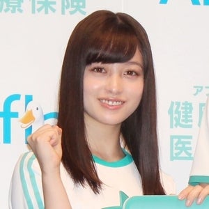 橋本環奈、ミニスカ衣装で“応援団”に「アメとムチを意識した」