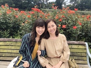 石川恋、中山美穂との“母娘ショット”公開!「美人親子」とファン歓喜