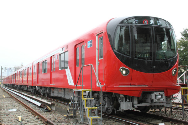 東京メトロ丸ノ内線新型車両2000系、鮮烈なデザインに高い技術力も