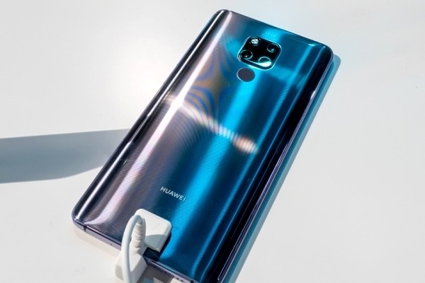 写真で見る「HUAWEI Mate 20」シリーズ、ファーストインプレッション