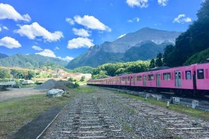 西武鉄道のピンク色9000系も登場「ちちぶ車両基地酒場」11月開催