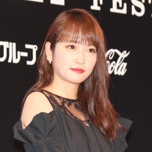 川栄李奈、シースルーで肌見せ! 観客から「かわいい」の声援