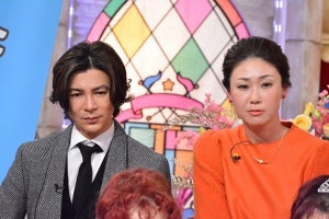 武田真治、女性ファンに囲まれ胸筋触らせる　マッチョキャラ浸透