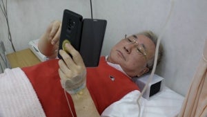 全身がん告白の高須院長、保険適用外の特殊治療法をテレビ初公開