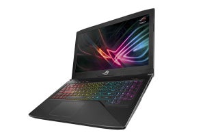 ASUS、120Hzの15.6型液晶を載せた高性能ゲーミングノートPC