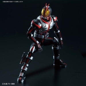 『仮面ライダー555』ファイズ新プラモ、色分けと可動域の向上で"あのポーズ"がさらにカッコよく!