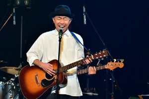 木梨憲武、とんねるずライブ予告 - 妻・安田成美へのラブソングも披露