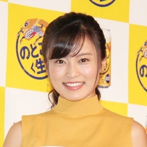 小島瑠璃子、ミニスカで美脚披露! 健康美＆知的さ絶賛され「過言だと…」