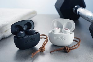 Sudio、連続7時間、最大35時間使える完全ワイヤレスイヤホン「TOLV」