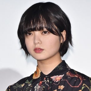 平手友梨奈、渡邉理佐からのLINE返信に大喜び「あ、来た!」