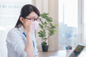 アレルギーが原因で会社を休んだことがある女性は何割?