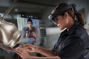 Microsoft、視野角が2倍に広がった「HoloLens 2」