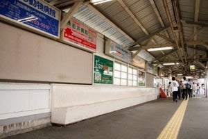 東急電鉄、旧池上駅舎の長いベンチを再現「ベンチキット」無料配布