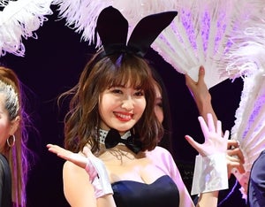 小嶋陽菜、セクシーなバニーガール姿で美ボディ披露