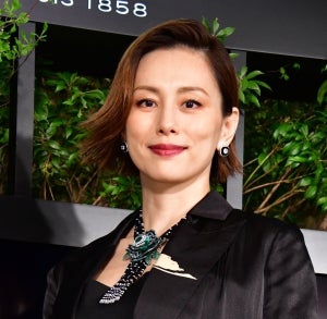 米倉涼子、3億円のジュエリーを身に着けて登場「緊張しています」