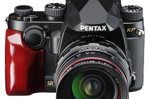 「PENTAX KP」の外装を上品に変更、受注生産のカスタムモデル