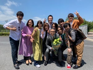 『ラジエーションハウス』出演者集合写真に反響「とてもいい笑顔」