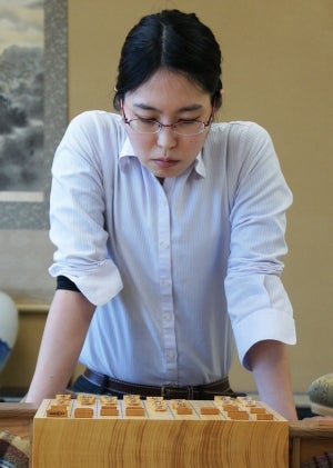 里見女流五冠がまたも男性棋士を連破　第13回朝日杯一次予選