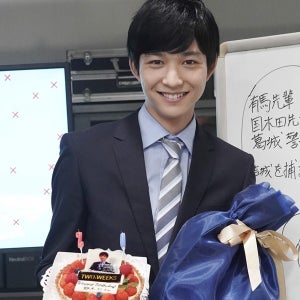 鈴木仁、『TWO WEEKS』現場で20歳の誕生日祝い「すごく幸せです」