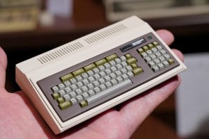 NECのサプライズ - LAVIE Pro Mobile特別色、BASICも動くミニPC-8001、Project炎神