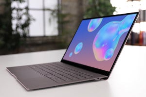 サムスン、最大23時間駆動するSnapdragon 8cx搭載13.3型ノートPC