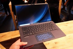 ASUS、14型で880gのノートPC「ASUSPRO B9」 - IFA 2019