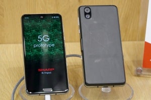 シャープ、5Gスマホの試作機や欧州向けAQUOS R3などを展示 - IFA 2019