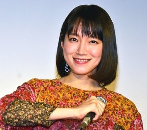 吉岡里帆、変顔を披露　麻生久美子も絶賛「抱きしめました」