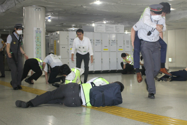 JR東日本、東京駅でテロ対応実動訓練「安全・安心提供できる駅に」