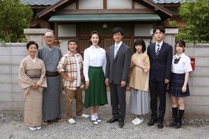 “20年後の磯野家”家族写真公開　幻の8人目･フグ田ヒトデの姿も