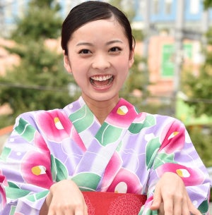 「ミス美しい20代」グランプリ･川瀬莉子、浴衣姿で盆踊りを披露