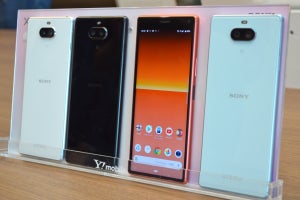 ワイモバイルが2019年秋冬スマホを発表、初のXperia端末も