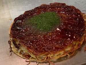 ご当地お好み焼きグランプリ初代王者 「府中焼き」の食感にビックリ