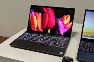 富士通、4K有機ELディスプレイの15.6型ノートPC - Hプロセッサ内蔵