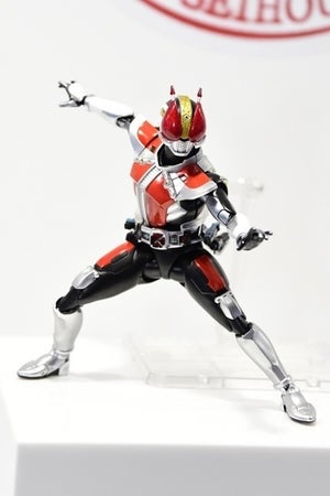 『仮面ライダー電王』が真骨彫に参上! 「TAMASHII NATION」会場で初公開