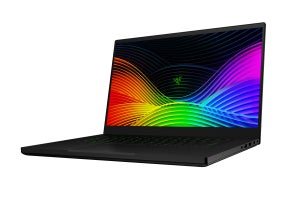 Razer、アルミ製ユニボディの15型ゲーミングノートPC