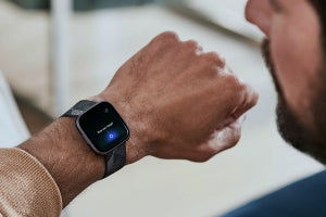 Google、スマートウォッチ/活動量計の米Fitbitを買収、ウェアラブル強化